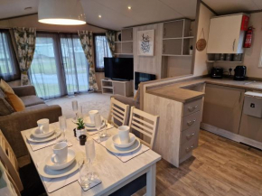 Billing Aquadrome- Bird Lake Pastures Holiday Caravan Sleep 6